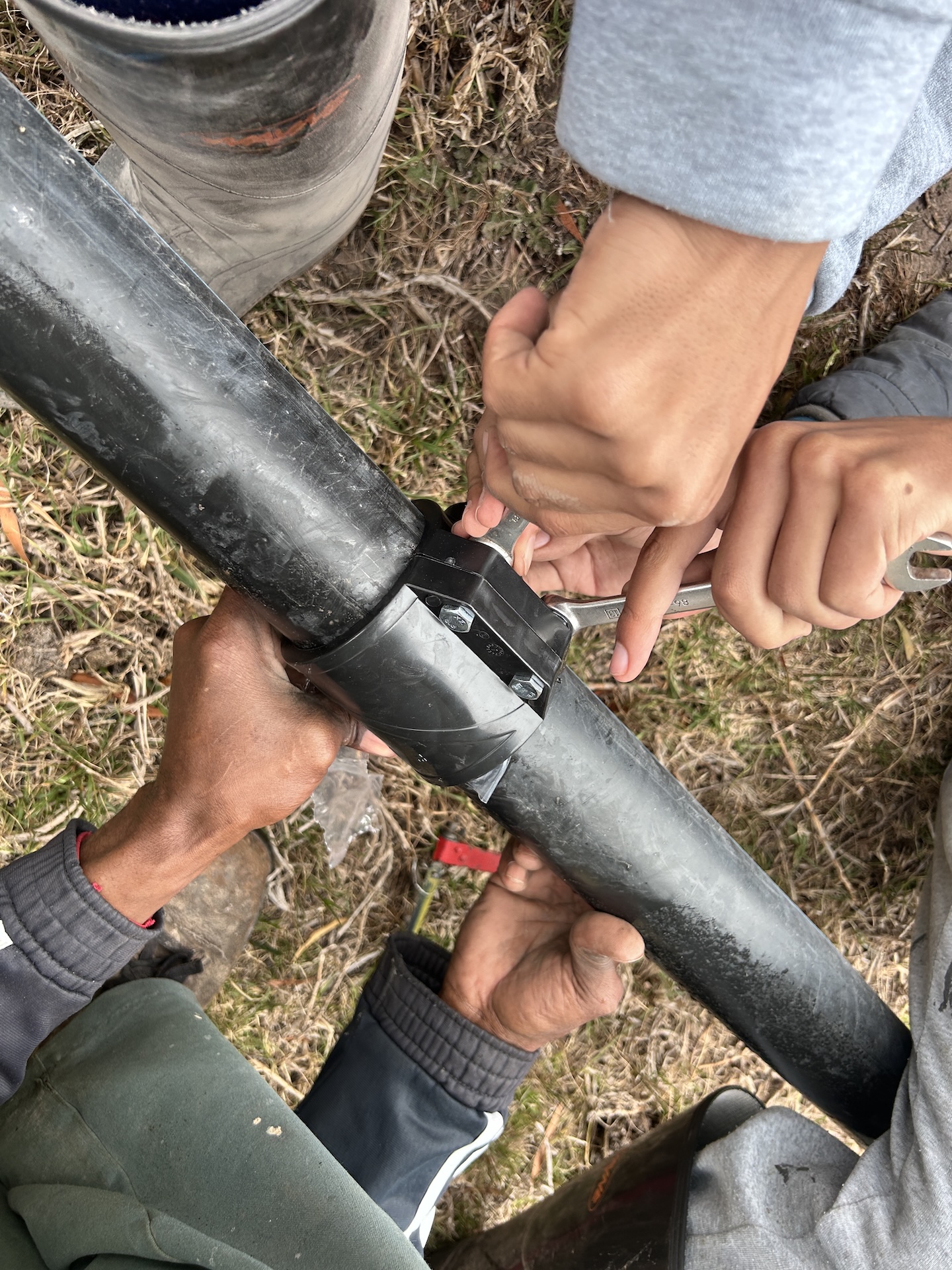 Fixing irrigation pipe